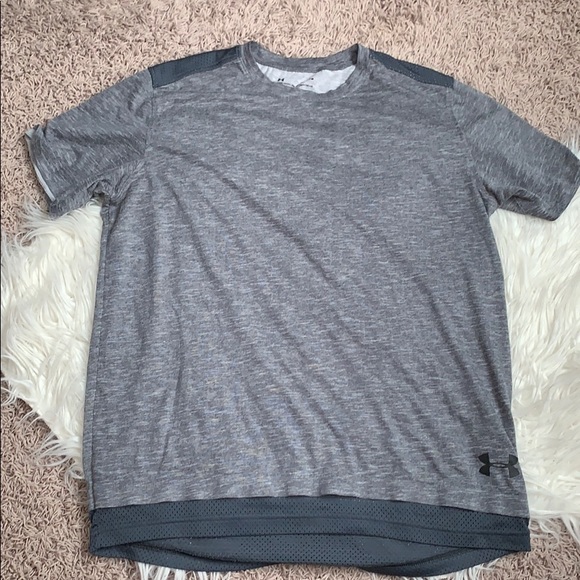 Under Armour Tops - Under Armour tee